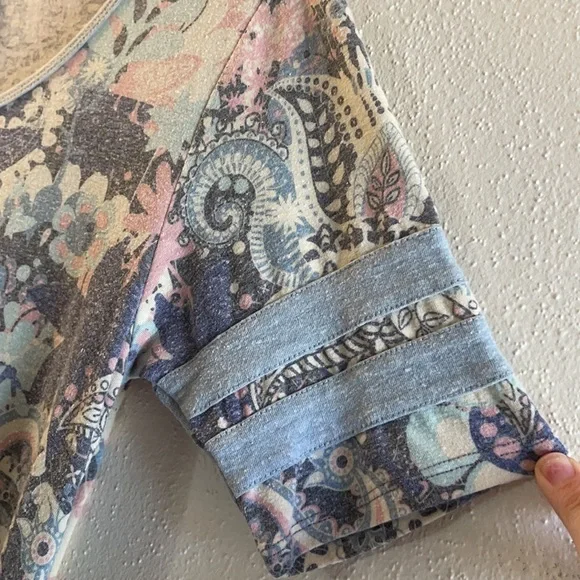 LuLaRoe XS Simply Comfortable Perfect T - Picture 13 of 17